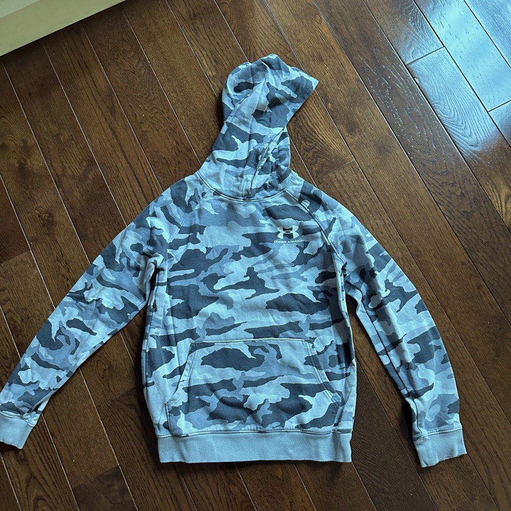 UNDER ARMOUR
Boys' Rival Printed Hoodie